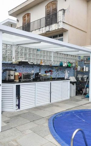 Casa à venda com 380m², 5 quartos e 3 vagasChurrasqueira