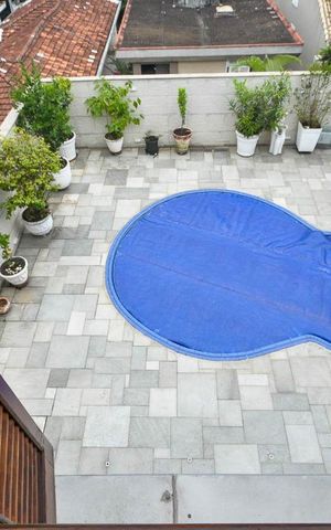 Casa à venda com 380m², 5 quartos e 3 vagasVista da suíte 2 para piscina