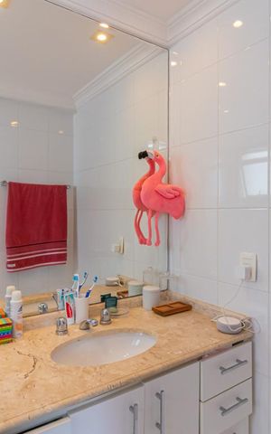Apartamento à venda com 214m², 3 quartos e 4 vagasBanheiro da Suíte 2