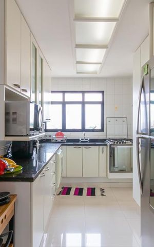 Apartamento à venda com 214m², 3 quartos e 4 vagasCozinha 