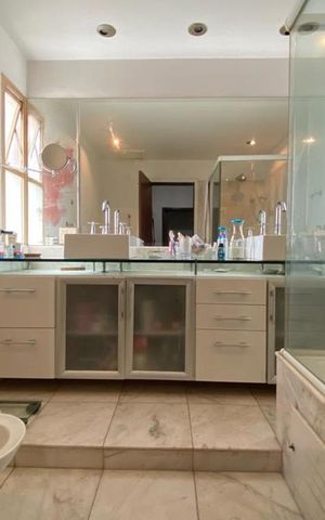 Apartamento à venda com 650m², 3 quartos e 5 vagas Apartamento à venda com 650m², 3 quartos e 5 vagasBanheiro da Suíte 1