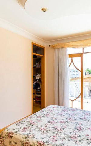 Casa à venda com 700m², 5 quartos e 8 vagas Casa à venda com 700m², 5 quartos e 8 vagasQuarto 3 - Suíte 3