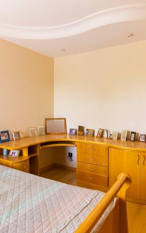 Casa à venda com 700m², 5 quartos e 8 vagas Casa à venda com 700m², 5 quartos e 8 vagasQuarto 2 - Suíte 2