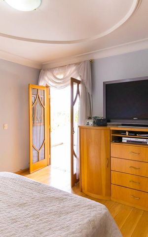 Casa à venda com 700m², 5 quartos e 8 vagas Casa à venda com 700m², 5 quartos e 8 vagasQuarto 1 - Suíte 1