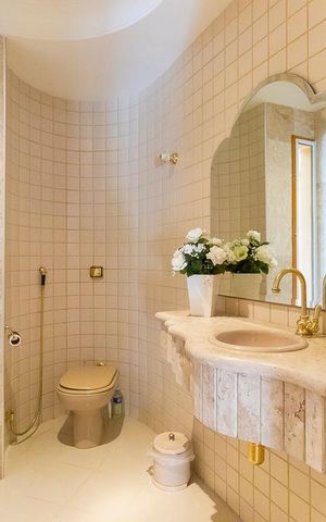 Casa à venda com 700m², 5 quartos e 8 vagas Casa à venda com 700m², 5 quartos e 8 vagasLavabo