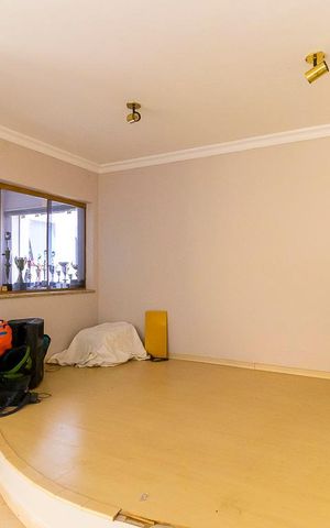 Casa à venda com 700m², 5 quartos e 8 vagas Casa à venda com 700m², 5 quartos e 8 vagasSalão de festas