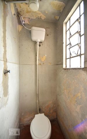 Casa à venda com 140m², 5 quartos e 2 vagasBanheiro de serviço
