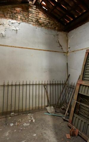 Casa à venda com 140m², 5 quartos e 2 vagasQuarto 1 da casa antiga