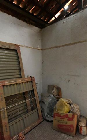 Casa à venda com 140m², 5 quartos e 2 vagasQuarto 1 da casa antiga