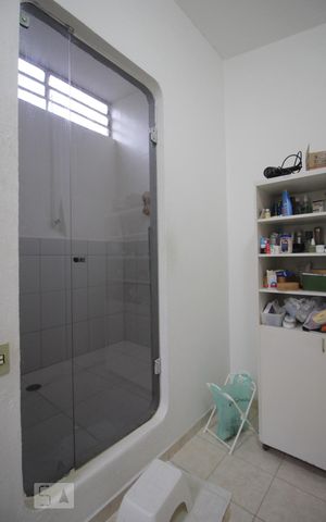 Casa à venda com 250m², 4 quartos e 3 vagasBanheiro da suíte 1