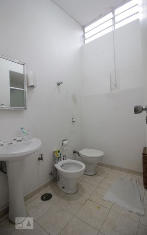 Casa à venda com 250m², 4 quartos e 3 vagasBanheiro
