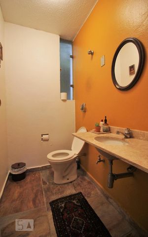 Casa à venda com 250m², 4 quartos e 3 vagasLavabo