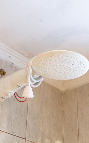 Casa à venda com 120m², 3 quartos e 2 vagasDetalhe banheiro 2