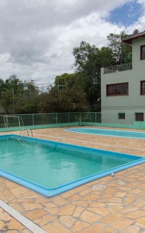 Casa de condomínio à venda com 304m², 4 quartos e 3 vagas Casa de condomínio à venda com 304m², 4 quartos e 3 vagasÁrea comum - Piscina