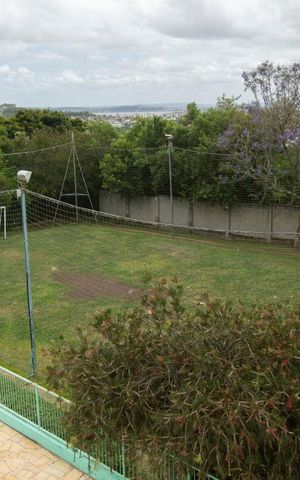 Casa de condomínio à venda com 304m², 4 quartos e 3 vagas Casa de condomínio à venda com 304m², 4 quartos e 3 vagasCampo Futebol 7