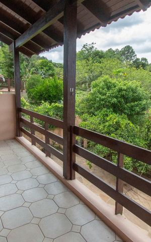 Casa de condomínio à venda com 304m², 4 quartos e 3 vagas Casa de condomínio à venda com 304m², 4 quartos e 3 vagasQuarto 4 - Sacada