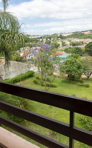 Casa de condomínio à venda com 304m², 4 quartos e 3 vagas Casa de condomínio à venda com 304m², 4 quartos e 3 vagasSuíte - Sacada