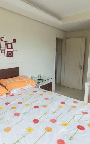 Casa de condomínio à venda com 304m², 4 quartos e 3 vagas Casa de condomínio à venda com 304m², 4 quartos e 3 vagasSuíte
