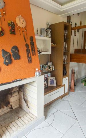 Casa de condomínio à venda com 304m², 4 quartos e 3 vagas Casa de condomínio à venda com 304m², 4 quartos e 3 vagasDetalhe Sala