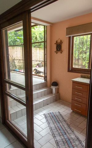 Casa de condomínio à venda com 304m², 4 quartos e 3 vagas Casa de condomínio à venda com 304m², 4 quartos e 3 vagasChurrasqueira - acesso