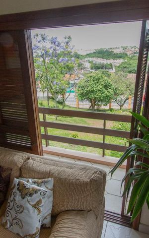 Casa de condomínio à venda com 304m², 4 quartos e 3 vagas Casa de condomínio à venda com 304m², 4 quartos e 3 vagasSala