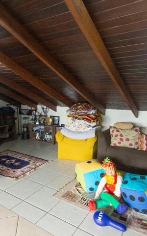 Casa de condomínio à venda com 304m², 4 quartos e 3 vagas Casa de condomínio à venda com 304m², 4 quartos e 3 vagasSótão