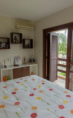 Casa de condomínio à venda com 304m², 4 quartos e 3 vagas Casa de condomínio à venda com 304m², 4 quartos e 3 vagasSuíte
