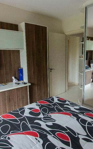 Casa de condomínio à venda com 304m², 4 quartos e 3 vagas Casa de condomínio à venda com 304m², 4 quartos e 3 vagasQuarto 2