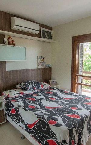 Casa de condomínio à venda com 304m², 4 quartos e 3 vagas Casa de condomínio à venda com 304m², 4 quartos e 3 vagasQuarto 2