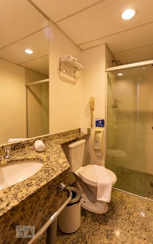 Studio à venda com 32m², 1 quarto e 1 vaga Studio à venda com 32m², 1 quarto e 1 vagaBanheiro