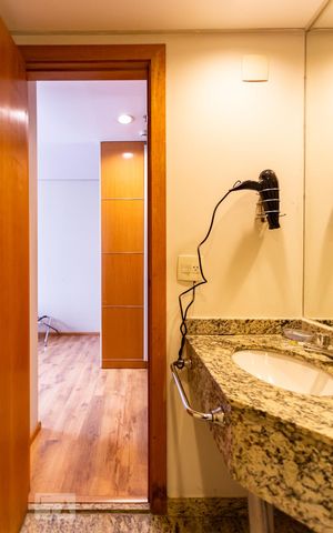 Studio à venda com 32m², 1 quarto e 1 vaga Studio à venda com 32m², 1 quarto e 1 vagaBanheiro