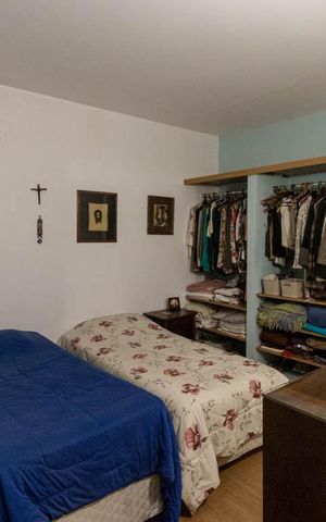 Casa à venda com 220m², 4 quartos e 2 vagasSuite