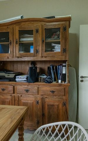 Casa de condomínio à venda com 320m², 4 quartos e 4 vagas Casa de condomínio à venda com 320m², 4 quartos e 4 vagasEscritório