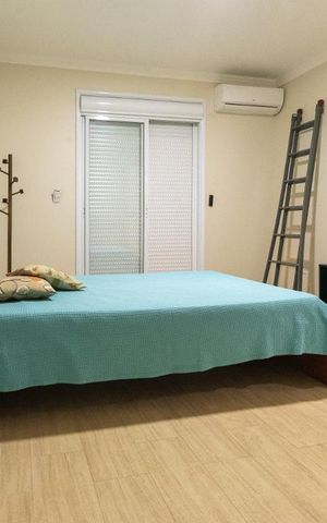 Casa de condomínio à venda com 320m², 4 quartos e 4 vagas Casa de condomínio à venda com 320m², 4 quartos e 4 vagasSuíte 4