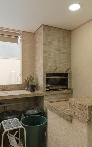 Casa de condomínio à venda com 320m², 4 quartos e 4 vagas Casa de condomínio à venda com 320m², 4 quartos e 4 vagasChurrasqueira