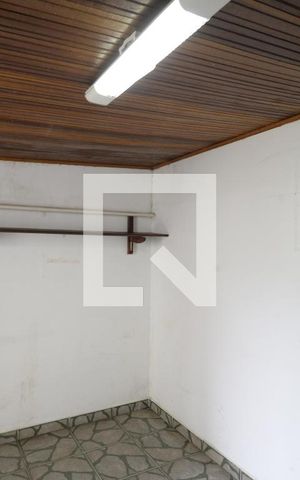 Casa à venda com 170m², 3 quartos e 2 vagasQuarto de Serviço