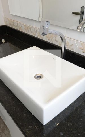 Casa à venda com 170m², 3 quartos e 2 vagasBanheiro