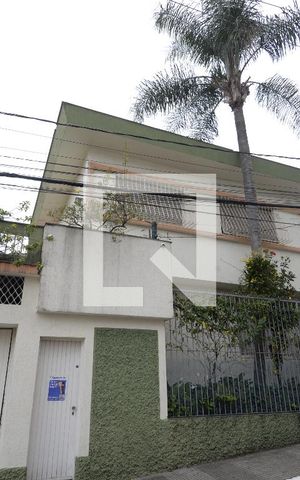 Casa à venda com 170m², 3 quartos e 2 vagasFachada