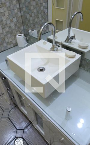 Casa à venda com 170m², 3 quartos e 2 vagasBanheiro 2