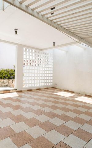 Casa à venda com 297m², 3 quartos e 2 vagas Casa à venda com 297m², 3 quartos e 2 vagasGaragem