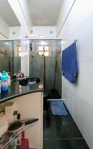 Casa à venda com 410m², 5 quartos e 4 vagas Casa à venda com 410m², 5 quartos e 4 vagasBanheiro da Suíte 2