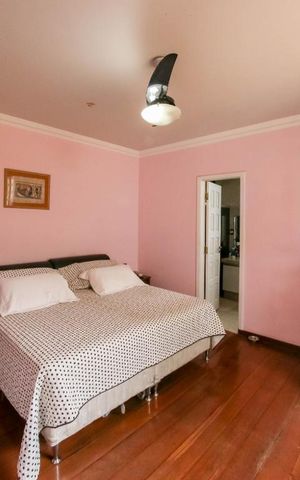 Casa à venda com 410m², 5 quartos e 4 vagas Casa à venda com 410m², 5 quartos e 4 vagasQuarto Suíte 1