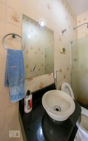 Casa à venda com 410m², 5 quartos e 4 vagas Casa à venda com 410m², 5 quartos e 4 vagasBanheiro Social 2
