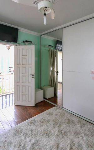 Casa à venda com 410m², 5 quartos e 4 vagas Casa à venda com 410m², 5 quartos e 4 vagasQuarto 1