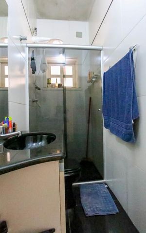 Casa à venda com 410m², 5 quartos e 4 vagas Casa à venda com 410m², 5 quartos e 4 vagasBanheiro da Suíte 2