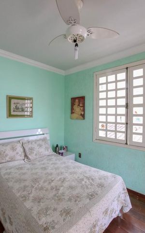 Casa à venda com 410m², 5 quartos e 4 vagas Casa à venda com 410m², 5 quartos e 4 vagasQuarto 1