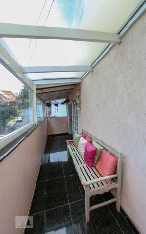 Casa à venda com 410m², 5 quartos e 4 vagas Casa à venda com 410m², 5 quartos e 4 vagasVaranda da Sala