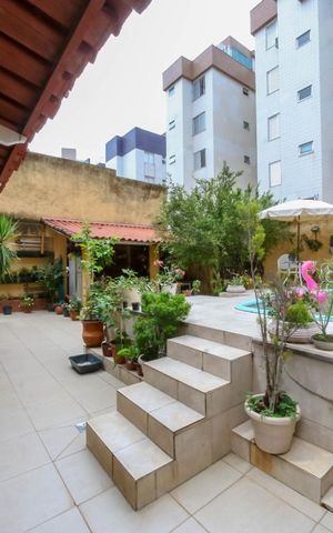 Casa à venda com 410m², 5 quartos e 4 vagas Casa à venda com 410m², 5 quartos e 4 vagasÁrea Gourmet