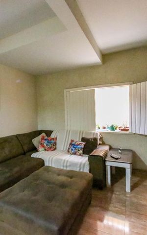 Casa à venda com 410m², 5 quartos e 4 vagas Casa à venda com 410m², 5 quartos e 4 vagasSala 4