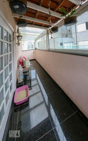 Casa à venda com 410m², 5 quartos e 4 vagas Casa à venda com 410m², 5 quartos e 4 vagasVaranda da Sala